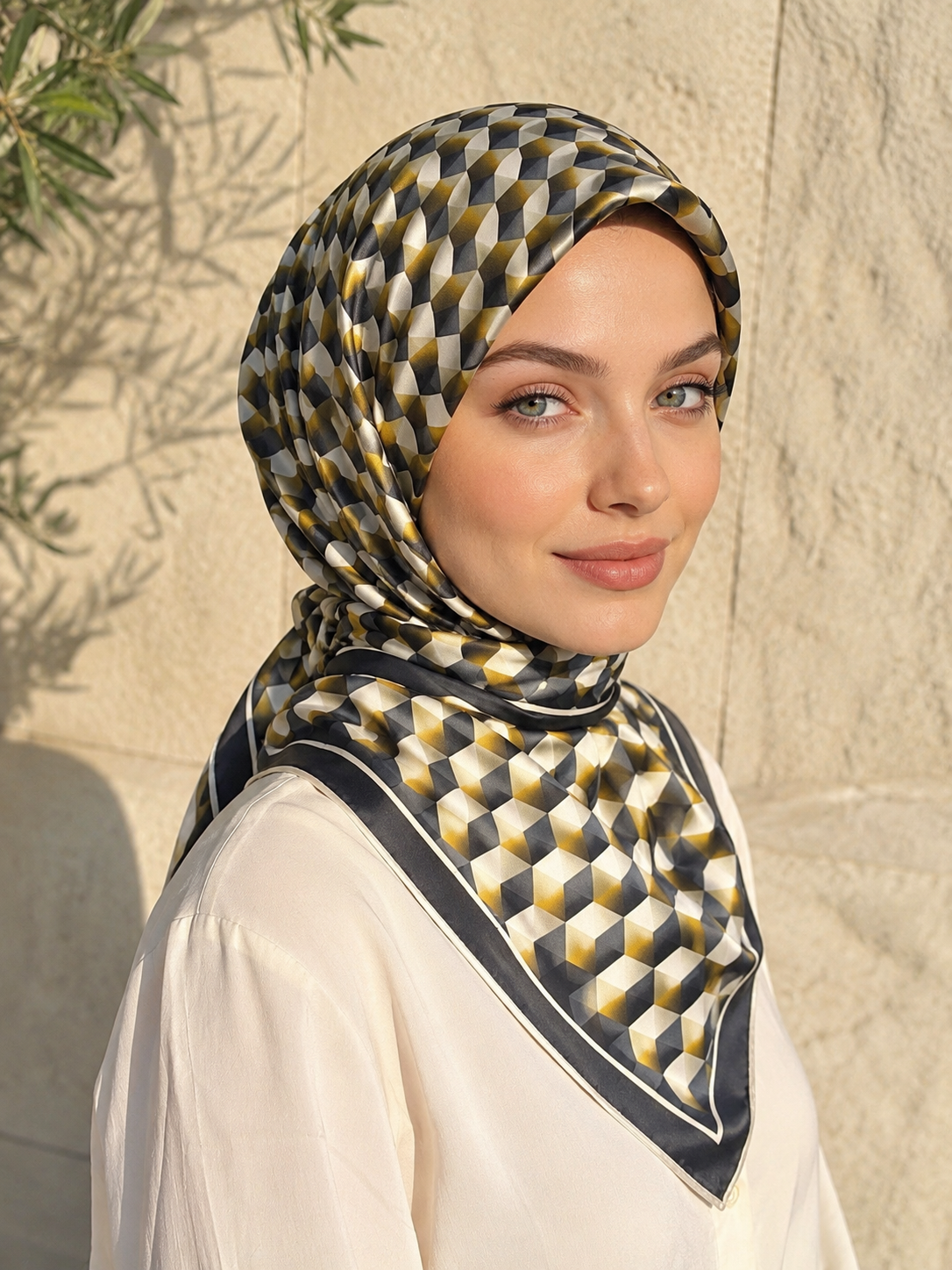 Geometrik Küp Desen Levid’or Twill İpek Eşarp