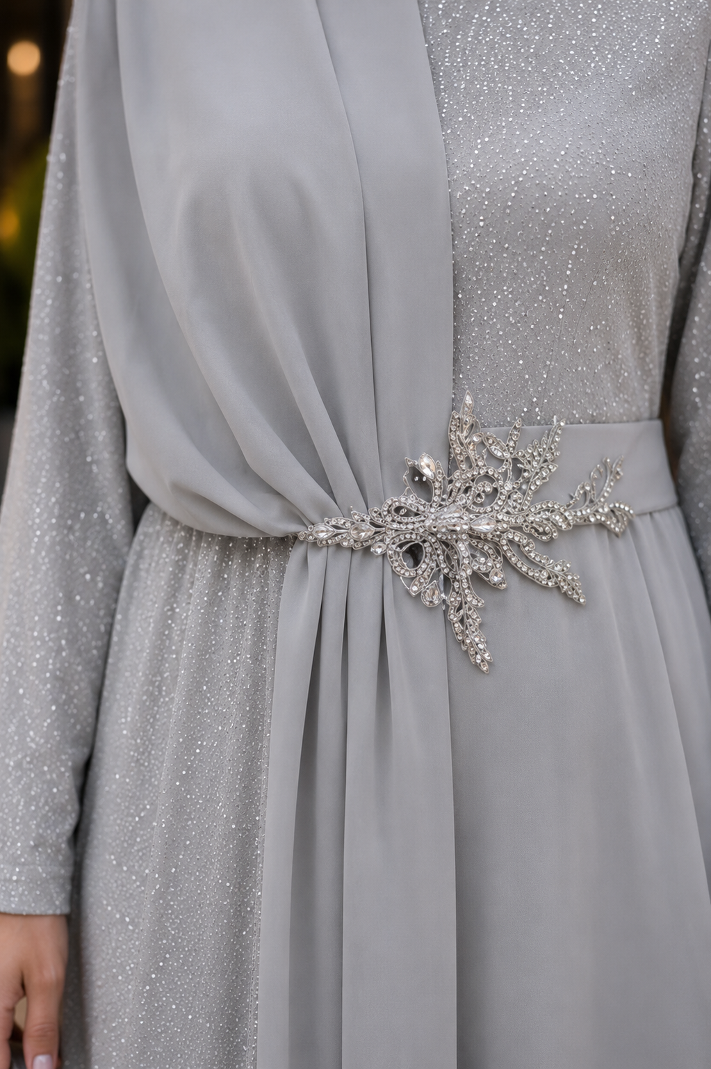 Sim Kumaşlı Drape Detaylı Abiye Gümüş